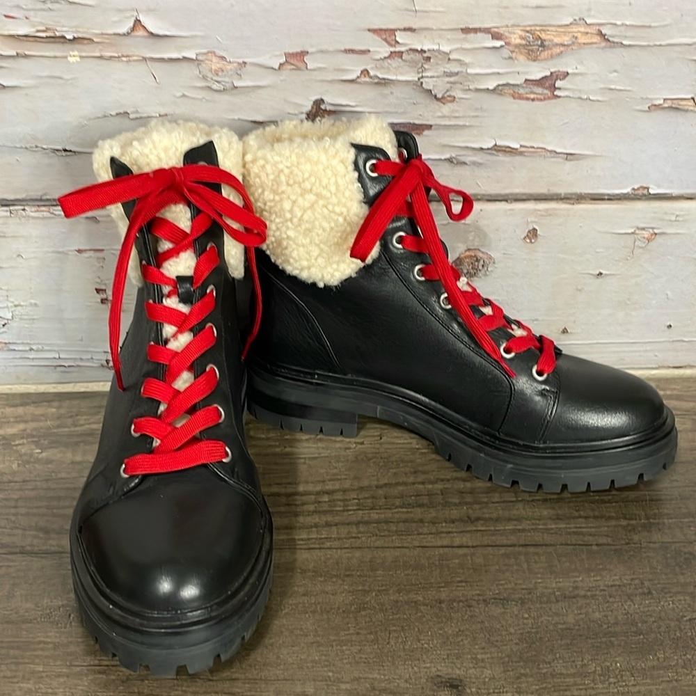 Kenneth Cole Ronnie Lace up Bootie.​